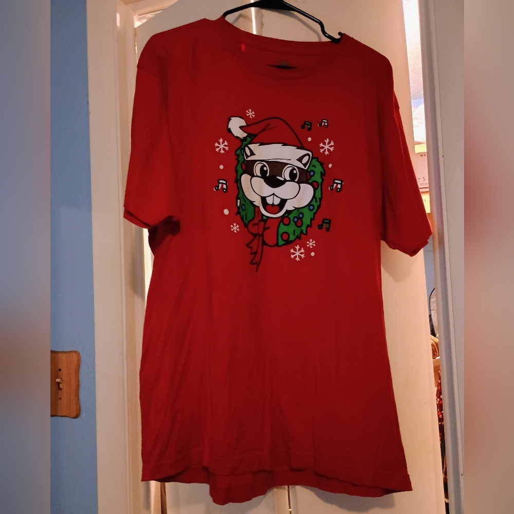 ♥️🤍💚 NWOT Mens Festive Jingle Beanie Ski Hat and Holiday Bucees XL Shirt Fun - Picture 4 of 5